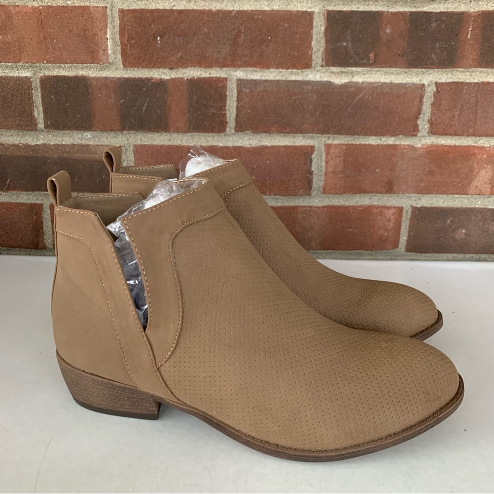 JOURNEE COLLECTION Women’s Laniee Tan Block Heel Ankle Boots US 8.5 M NEW